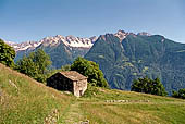Val Bregaglia - Dasile, il panorama sulle cime della Val Bregaglia.